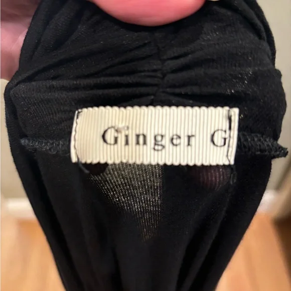 Ginger G. Ladies Black Sleeveless Knit Top.  Size Large - Picture 2 of 5